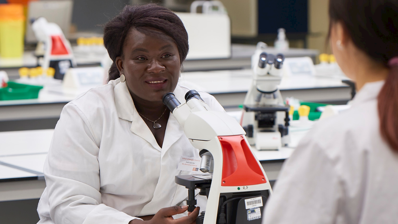 Sanctuary scholar Kehinde in laboratory